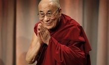 Далай Лама: Ако жена ме наследи, да е привлекателна. - Извини се за коментара, бил сексистки
