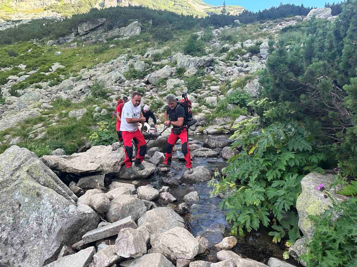 Петима французи се изгубиха в Рила, планински спасители ги прибраха