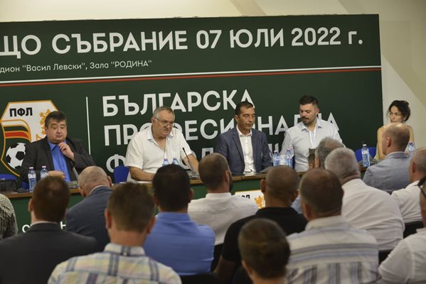 Атанас Караиванов е новият президент на професионалната футболна лига.
Снимка: Йордан Симеонов