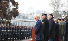 Военно обучение за ученици и граждани може, а за държавни служители – не