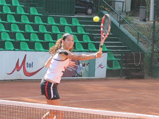 Шиникова стартира с победа на сингъл на турнир по тенис в Египет