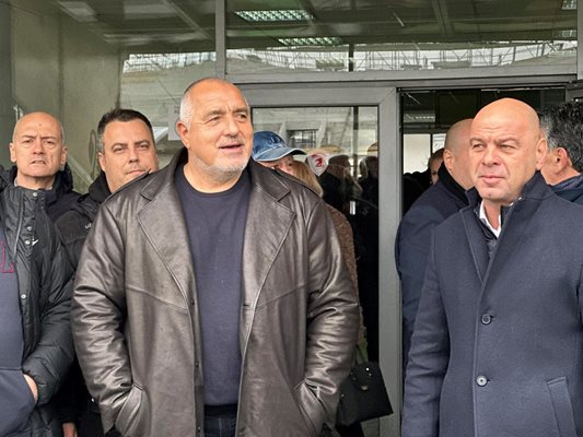 При визитата си в Пловдив Борисов е придружаван от кмета Костадин Димитров.