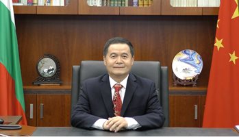 КПК отдава китайска мъдрост за глобалното управление