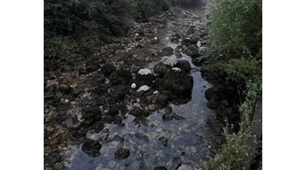 Пресъхнала река Искрецка