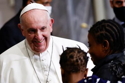 Папа Франциск се срещна с мигранти в Никозия
