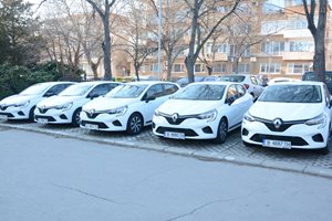 Община Варна подари пет автомобила на МВР