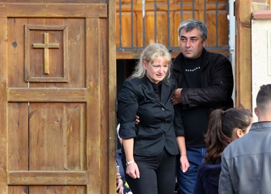 Ваня Министерска се надява на справедлива присъда за отнетите й дъщеря и внучка