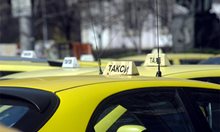 Таксиджия се заби в канавка и загина на място в Павликенско