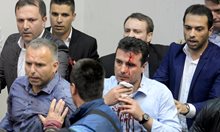 Протестите в Македония: инсценировка
на Груевски да не изпусне властта