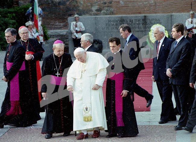 Йоан Павел II бе първият (и единствен засега) папа посетил България  (Снимки) - 24chasa.bg