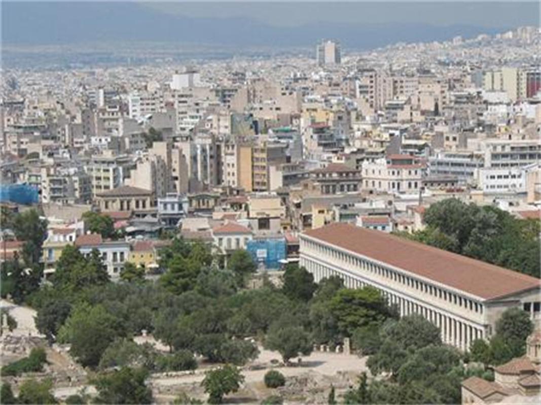 4-ма полицаи ранени в сблъсъци около Атинския университет