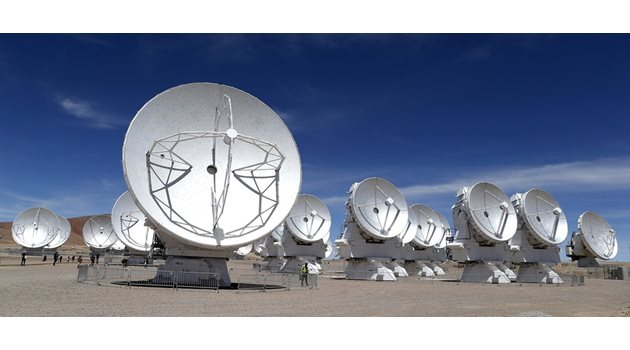 Система от сателити в пустинята Атакама търси извънземен живот.  СНИМКИ: РОЙТЕРС