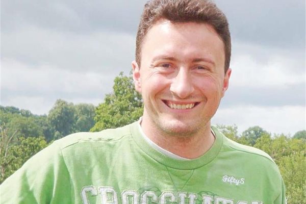 32-годишният Пламен Петков жертва живота си, за да спаси 5-годишно британче.