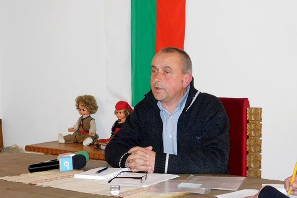 Селото за първи път в историята си посрещна патриарх, казва Васил Седянков, кмет на Широка лъка.