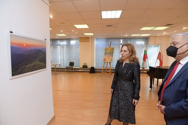 Марияна Николова откри Фотоизложбата от Конкурса за фотография на Българския културен институт във Варшава.