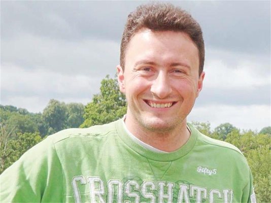 32-годишният Пламен Петков жертва живота си, за да спаси 5-годишно британче.