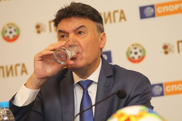 Борислав Михайлов пи една студена вода в Бояна