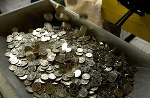 В областна администрация-Ловеч събраха 15 кг монети в акцията "Жълти стотинки"