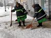 435 чистачки въртят гребла по тротоари и спирки в Пловдив