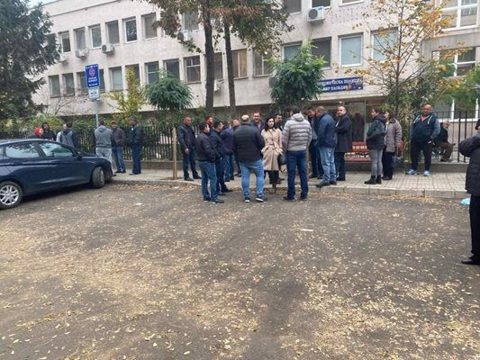 Работници от БКС в Раковски са привикани в Икономическа полиция в Пловдив.