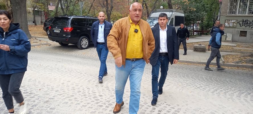 Бойко Борисов лично поискал от кмета на Пловдив Здравко Димитров да спре пробива под водната палата, докато не се стигне до разбирателство за проектка.