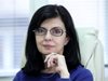 Кунева: Като родител съм за по-кратка ваканция, трябва да се реши след широко обсъждане

