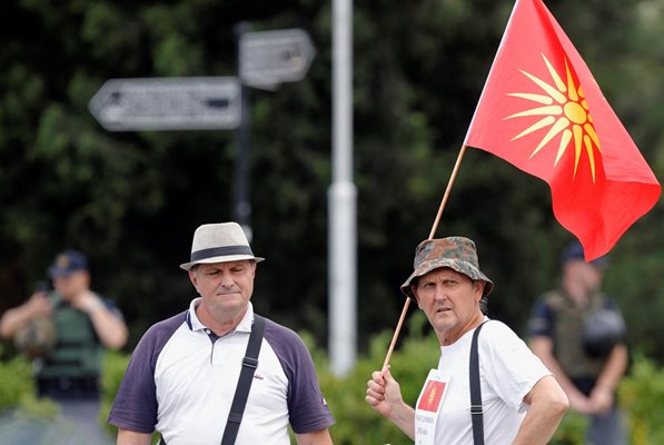 Македонският парламент одобри френското предложение за започване на преговори за членство на РС Македония в Европейския съюз
Снимки: Ройтерс