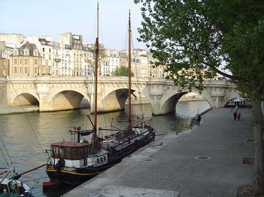 Река Сена в Париж