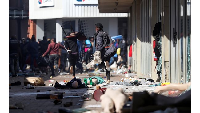 South Africa’s death toll now rises to 337, Jacob Zuma released from prison funeral for a day