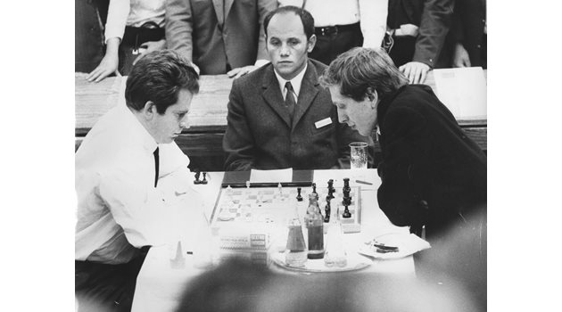 Двубоят между Борис Спаски и Боби Фишер се превръща в знакова битка от Студената война.
