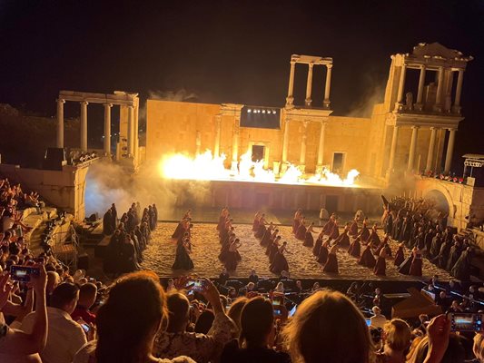 Зрелищният спектакъл "Орфей и Евридика" отново впечатли пловдивската публика. Снимки: Стефан Стоянов