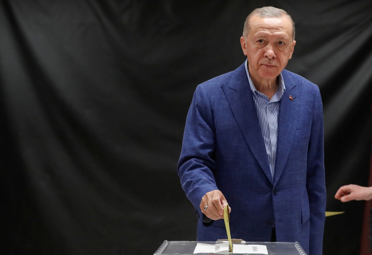 Ердоган гласува в Истанбул, акцентира върху високата избирателна активност