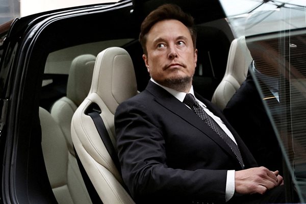 Разследват Tesla заради таен проект на Илон Мъск