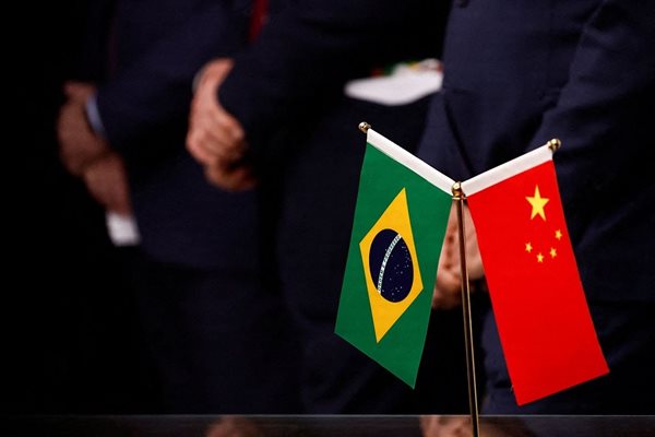 Радио Китай: Постоянният член на Политбюро на ЦК на ККП Ли Си бе на официално посещение в Бразилия