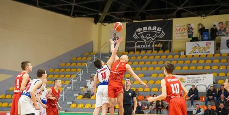 Байерн прегази Олимпиакос на старта на баскет турнира „София къп“