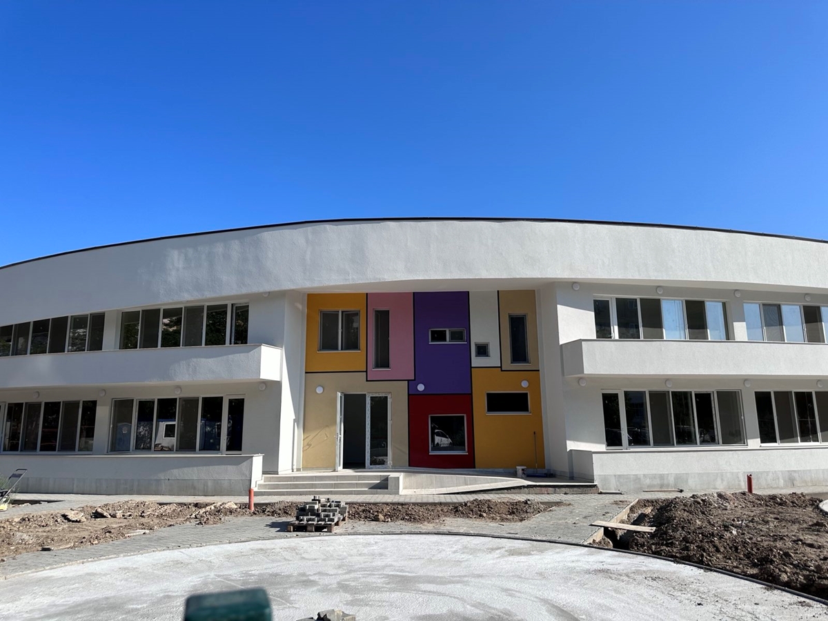 101 места обяви новата детска градина в "Тракия", която е готова и стои празна