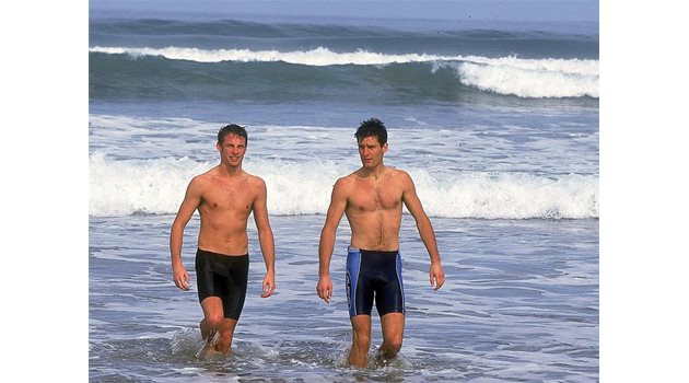 НАЙ-ДОБРИТЕ: Дженсън Бътън (вляво) и Марк Уебър често правят съвместни тренировки преди началото на австралийското състезание.