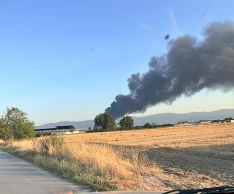 Това се вижда от близкото село Бенковски.