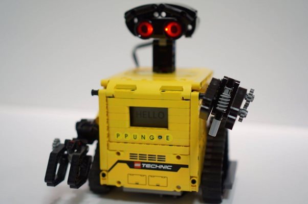 Децата могат да сглобят популярния анимационен робот Уоли.