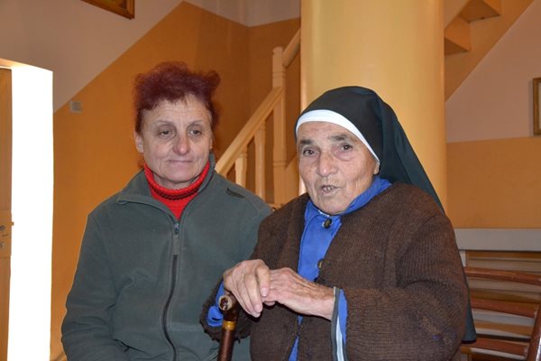 Мария Пандова и сестра Бернадета разказват за униатския метох в Покрован.