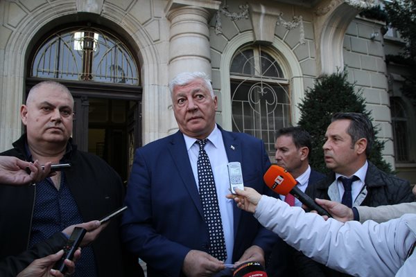 Кметът Здравко Димитров увери, че Пловдив няма да остане без транспорт. 