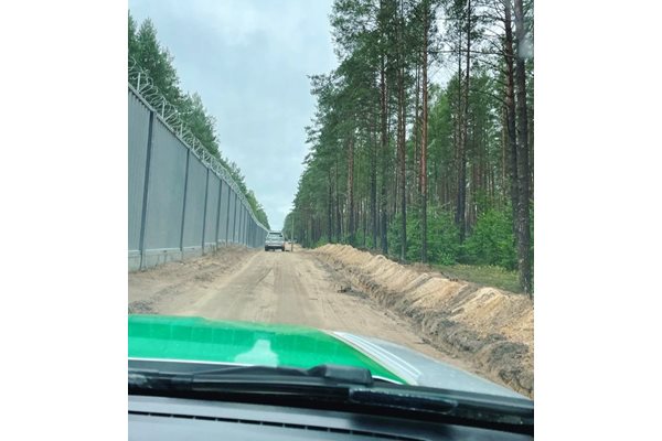 Полша завърши строежа на границата с Беларус.