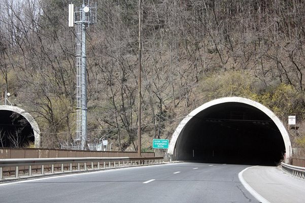 Тунел "Правешки ханове" Снимка: Уикипедия