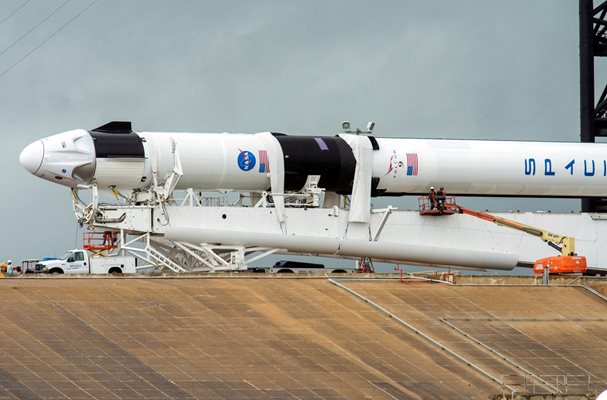 Подготовка на Falcon 9 СНИМКА: РОЙТЕРС