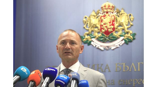 Енергийният министър Росен Христов. Снимки ВЕЛИСЛАВ НИКОЛОВ