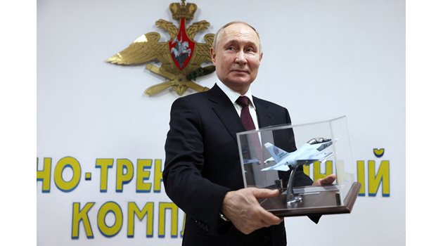Владимир Путин се готви за убедителна победа на изборите. СНИМКА: РОЙТЕРС