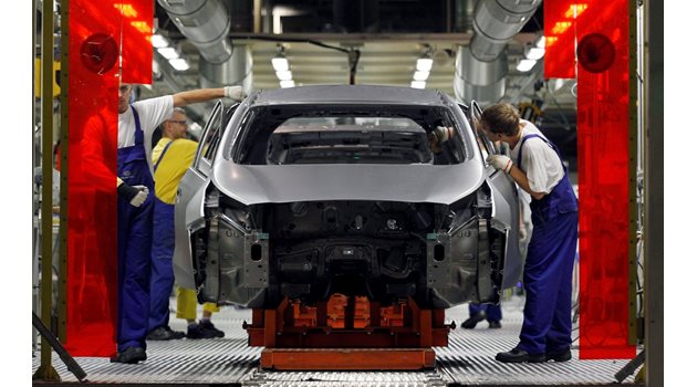 300 000 работни места са осигурени от големите автомобилни концерни в Словакия.