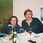 Ненчо Илчев и Ламбо на маса, празнуват рождения ден на Данаилов.
СНИМКА: ЛИЧЕН АРХИВ НА НЕНЧО ИЛЧЕВ