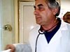 Уволниха скандален лекар от спешното във Враца