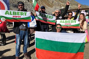 Френски пилот прави агитка за Алберт в Зьолден